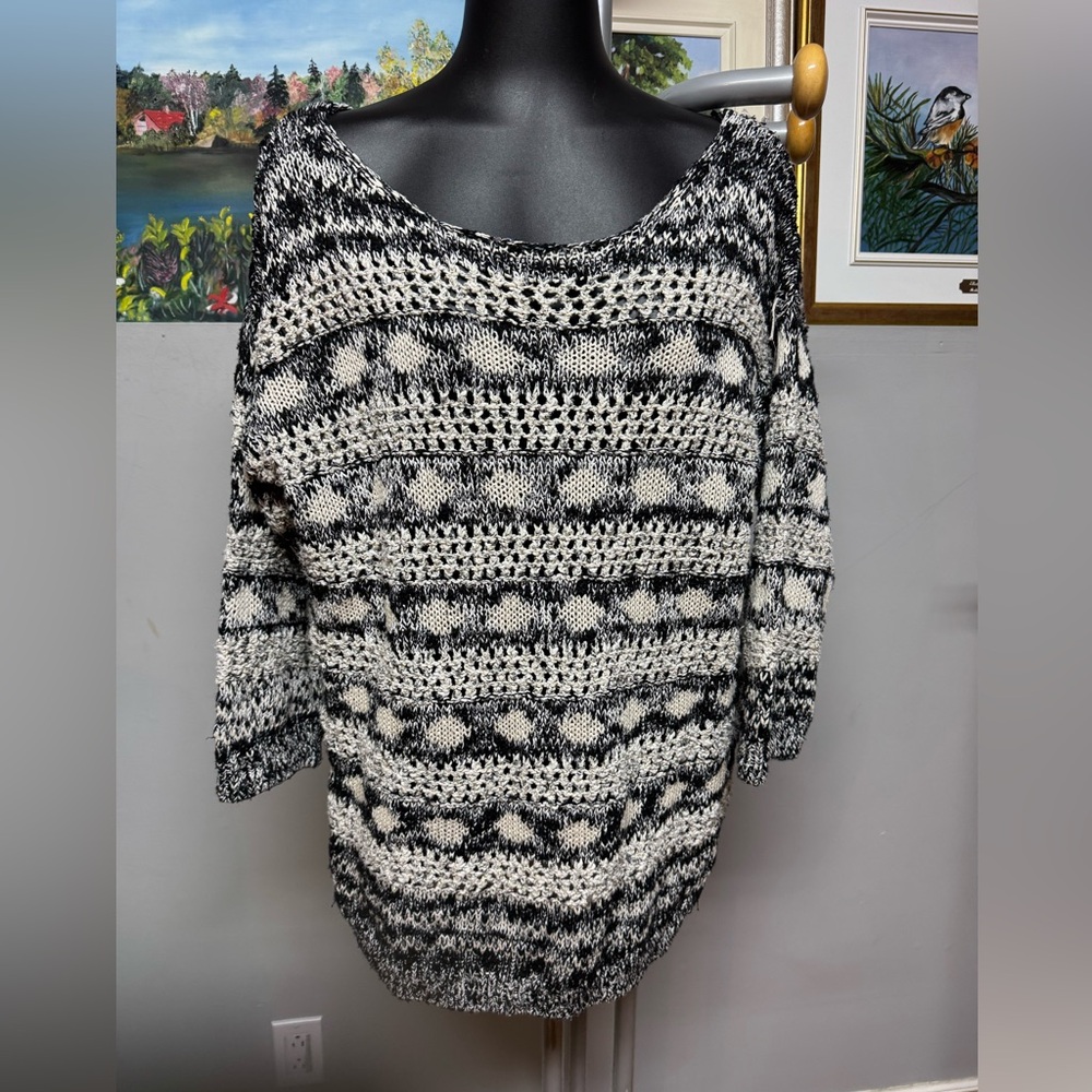 H&M Black and White Patterned Sweater